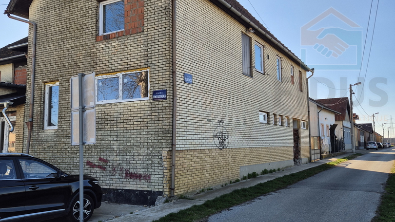 Poslovni prostor - LIvana - 900,00 EUR-a/m2