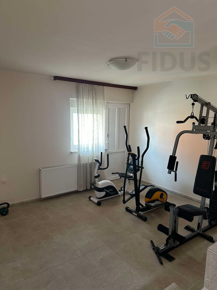 Velika kuća u Osijeku, najam/prodaja