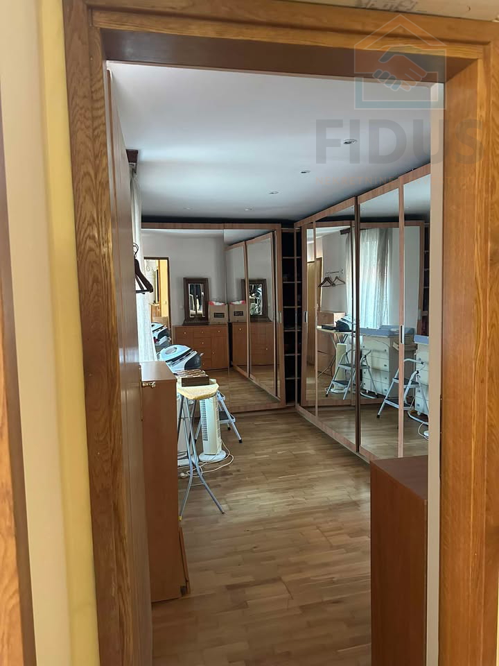 Velika kuća u Osijeku, najam/prodaja