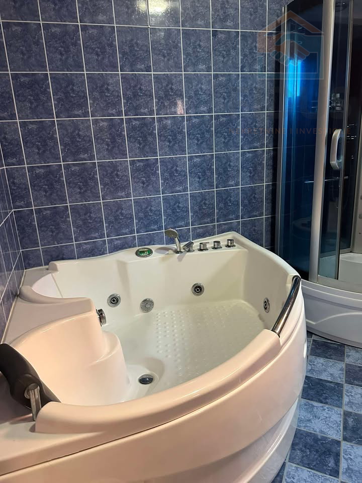 Velika kuća u Osijeku, najam/prodaja