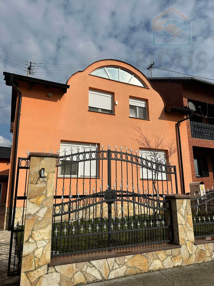 Velika kuća u Osijeku, najam/prodaja