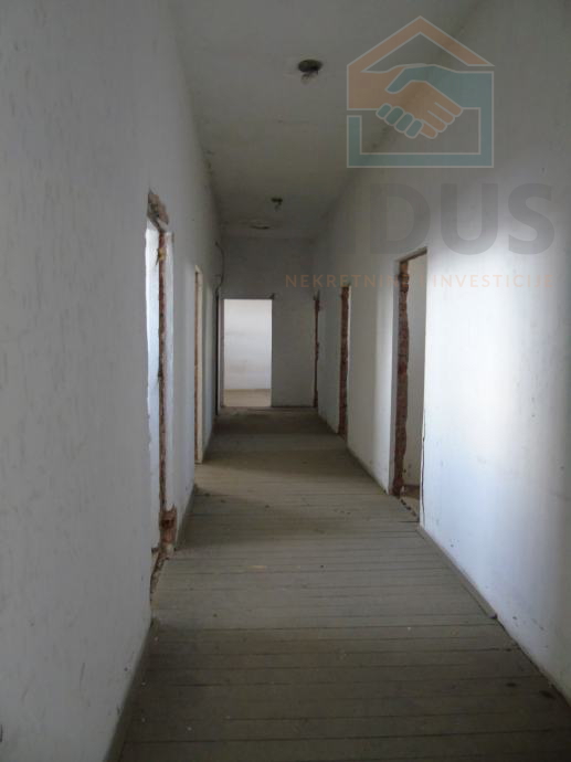 Višenamjenski poslovni objekt u Belom Manastiru