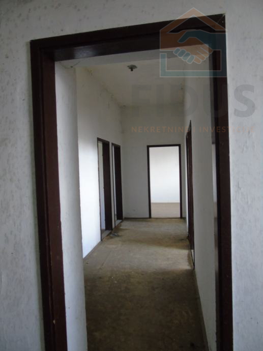 Višenamjenski poslovni objekt u Belom Manastiru