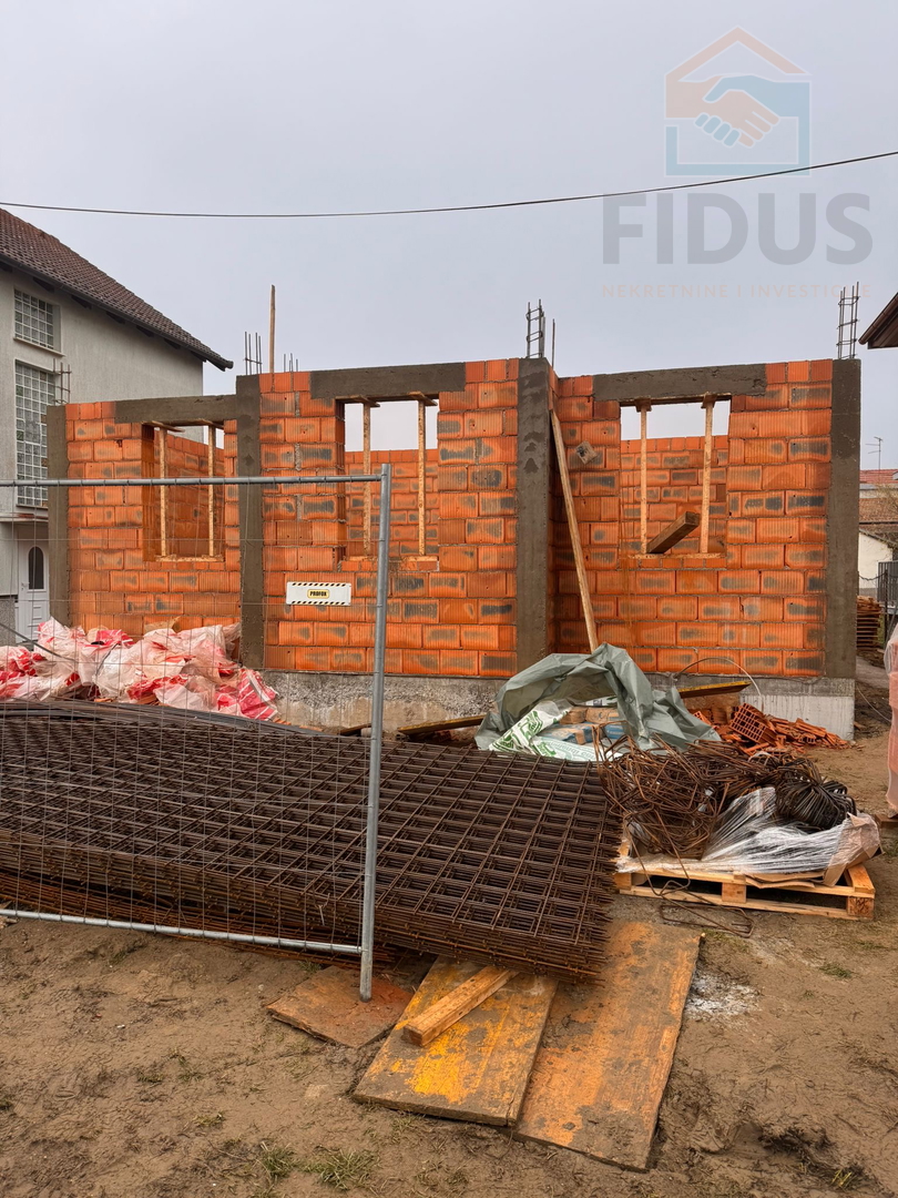 Stan u prizemlju 97 m2 + vrt (novogradnja) - Višnjevac