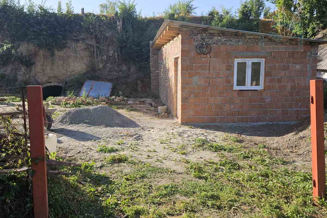 Batina - vikendicom s gatorom