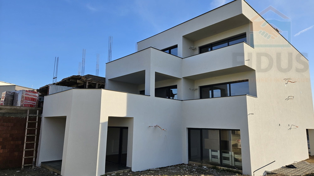 Appartamento, 131 m2, Vendita, Osijek - Cvjetno naselje