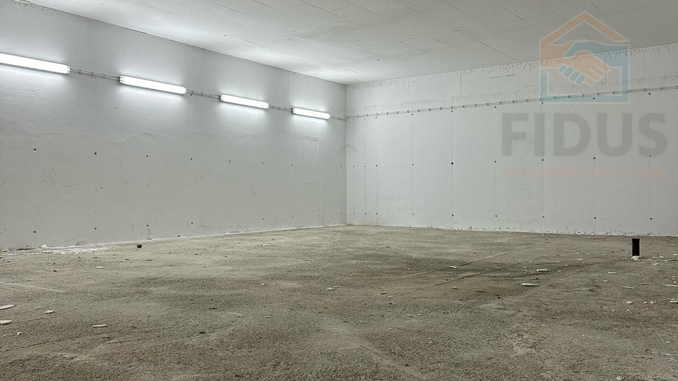 Uffici, 690 m2, Vendita, Valpovo