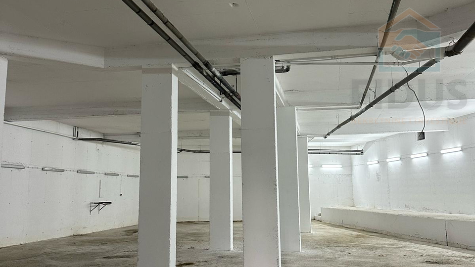 Uffici, 690 m2, Vendita, Valpovo