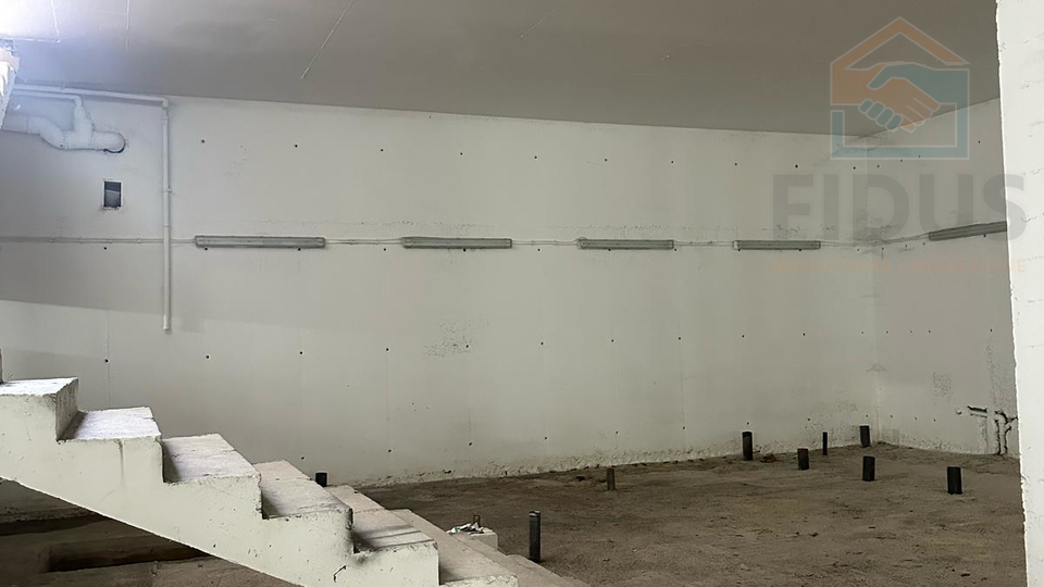 Uffici, 690 m2, Vendita, Valpovo