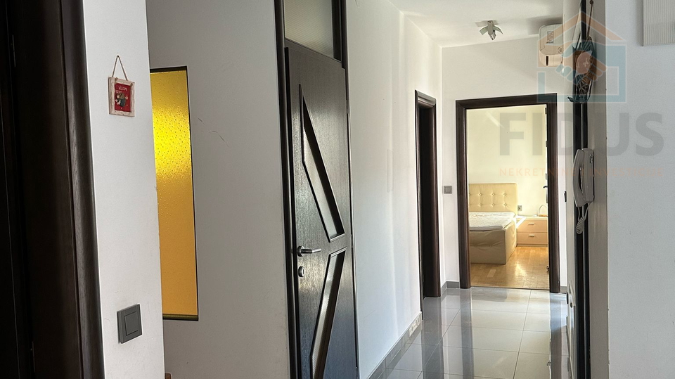 Wohnung, 259 m2, Verkauf, Osijek - Gornji grad