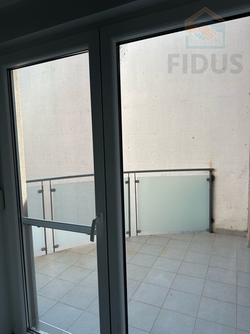 Osijek - moderno opremljen stan 218m2 + manji stan 46m2