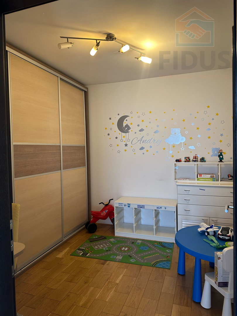 Osijek - moderno opremljen stan 218m2 + manji stan 46m2