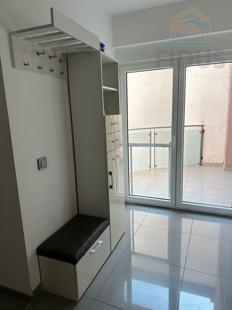 Osijek - moderno opremljen stan 218m2 + manji stan 46m2