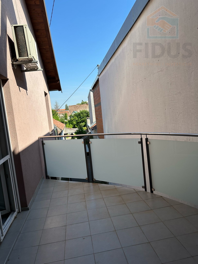 Osijek - moderno opremljen stan 218m2 + manji stan 46m2