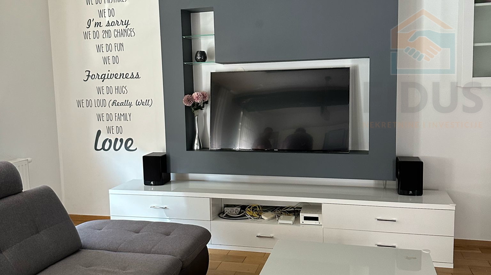 Wohnung, 259 m2, Verkauf, Osijek - Gornji grad