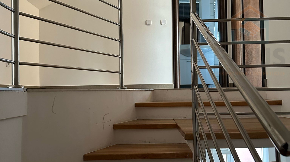 Wohnung, 259 m2, Verkauf, Osijek - Gornji grad