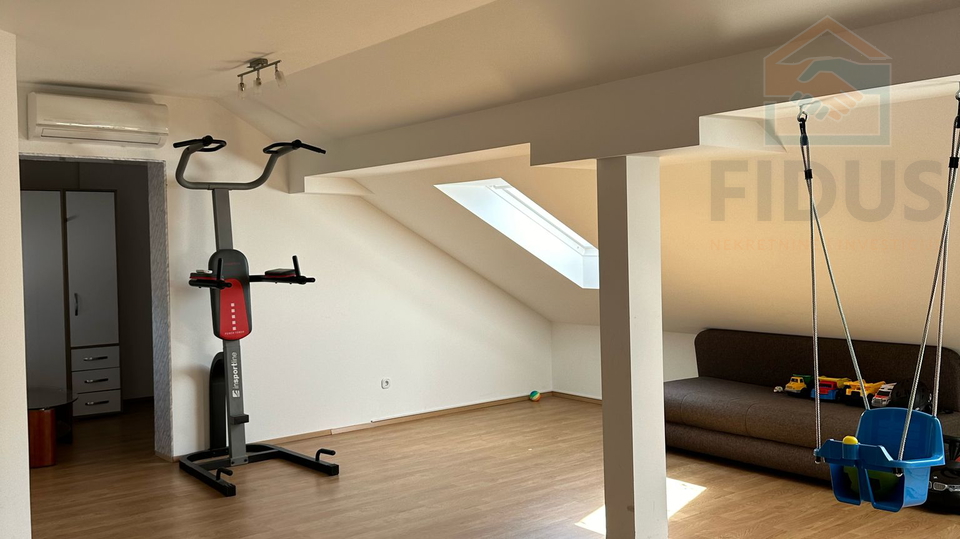 Wohnung, 259 m2, Verkauf, Osijek - Gornji grad