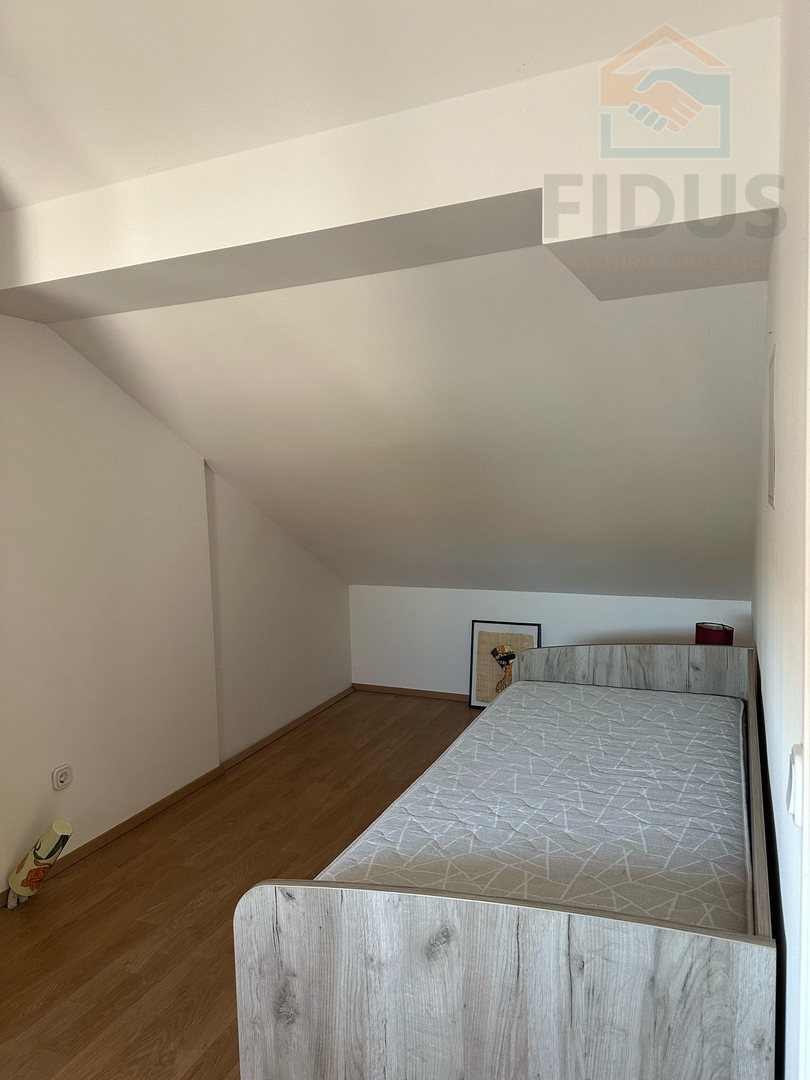 Osijek - moderno opremljen stan 218m2 + manji stan 46m2