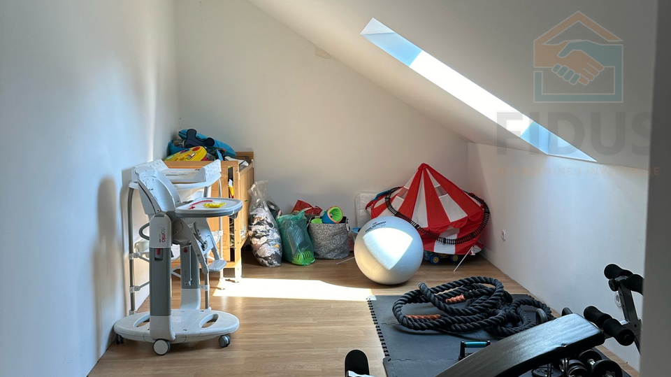 Wohnung, 259 m2, Verkauf, Osijek - Gornji grad