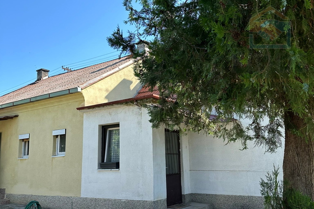 Kuća u Dardi s prostranim dvorištem + pomoćna zgrada