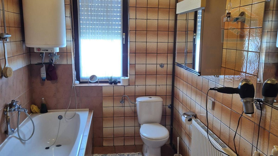 Casa, 170 m2, Vendita, Čepin