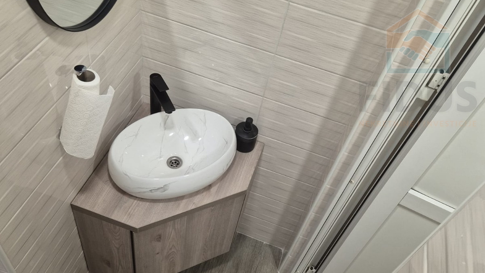 Atraktivan poslovni prostor (kozmetički salon) na odličnoj lokaciji