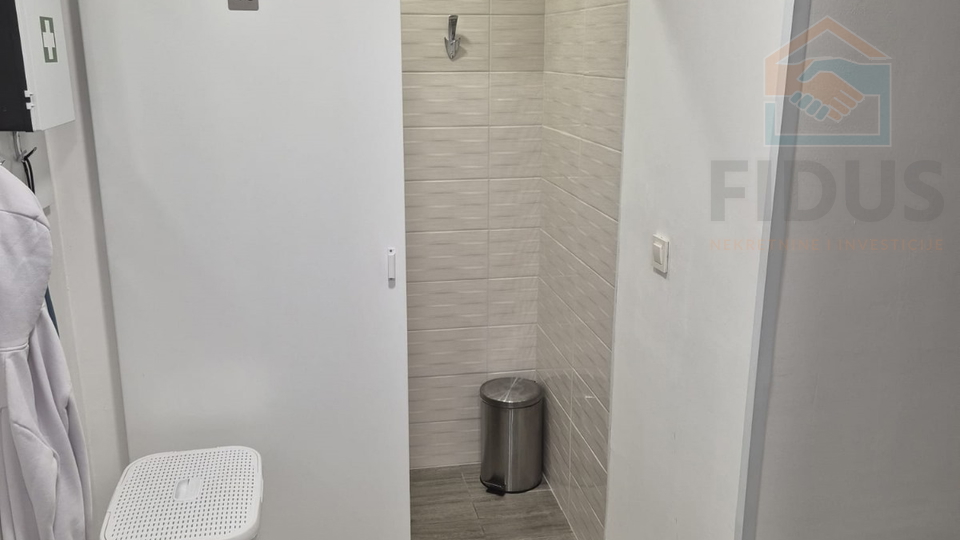 Atraktivan poslovni prostor (kozmetički salon) na odličnoj lokaciji