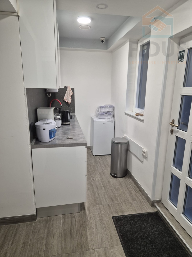 Atraktivan poslovni prostor (kozmetički salon) na odličnoj lokaciji