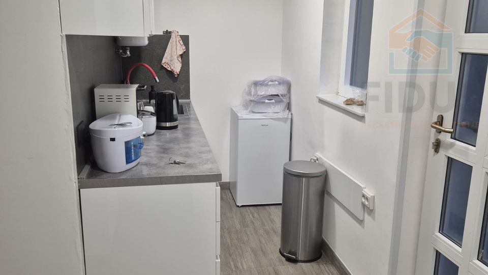 Atraktivan poslovni prostor (kozmetički salon) na odličnoj lokaciji