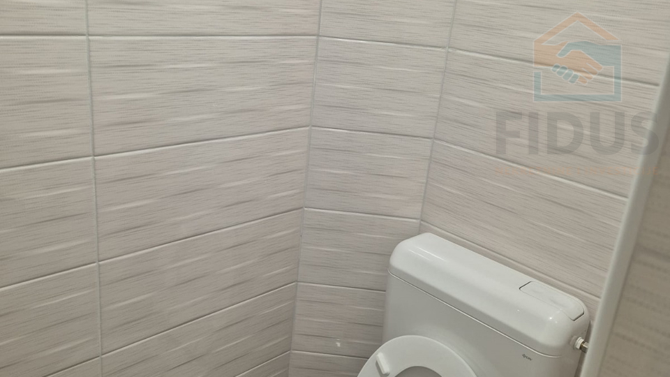 Atraktivan poslovni prostor (kozmetički salon) na odličnoj lokaciji