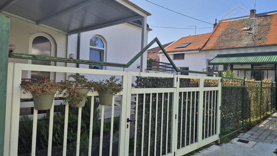 House, 181 m2, For Sale, Osijek - Gornji grad