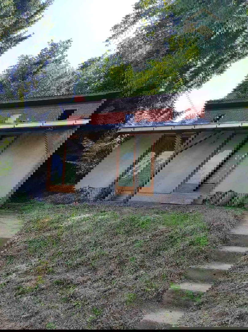 Kuća za odmor sa šumom i voćnjakom