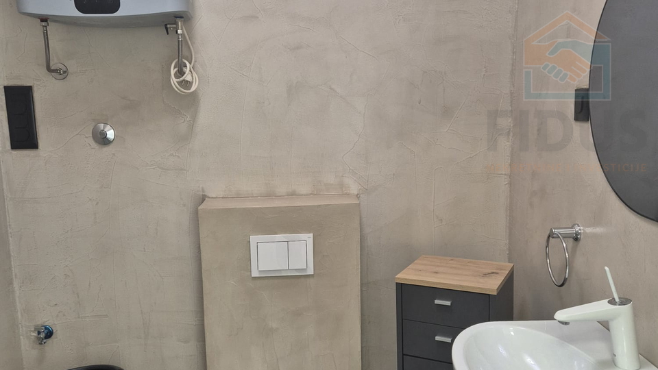 Commercial Property&comma; 32 m2&comma; For Sale&comma; Osijek - Gornji grad