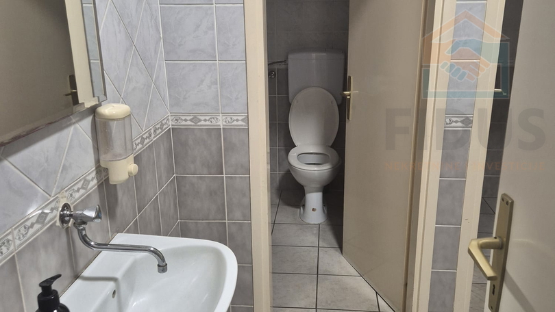 Commercial Property, 196 m2, For Rent, Osijek - Gornji grad