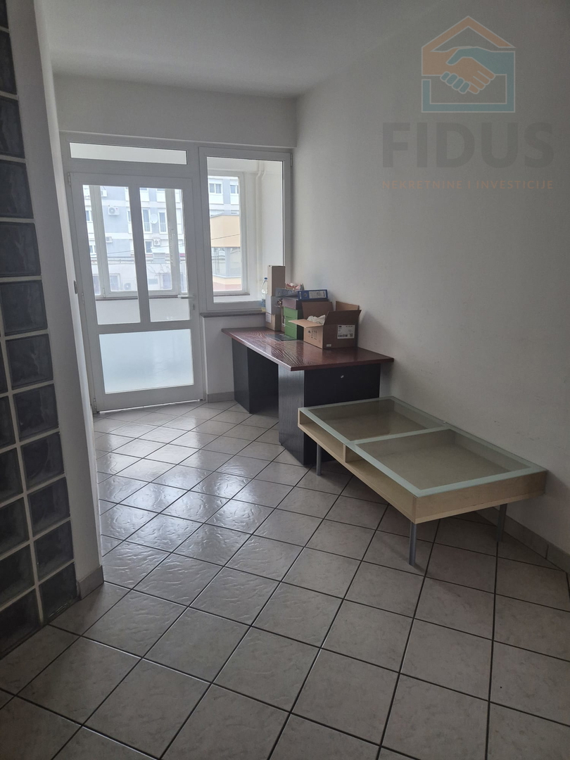 Najam stana/poslovnog prostora - 200 m2, Centar grada Osijeka