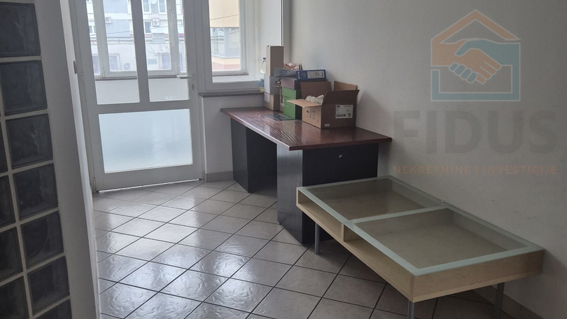 Commercial Property, 196 m2, For Rent, Osijek - Gornji grad
