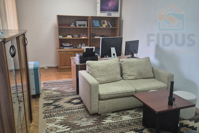 Najam stana/poslovnog prostora - 200 m2, Centar grada Osijeka