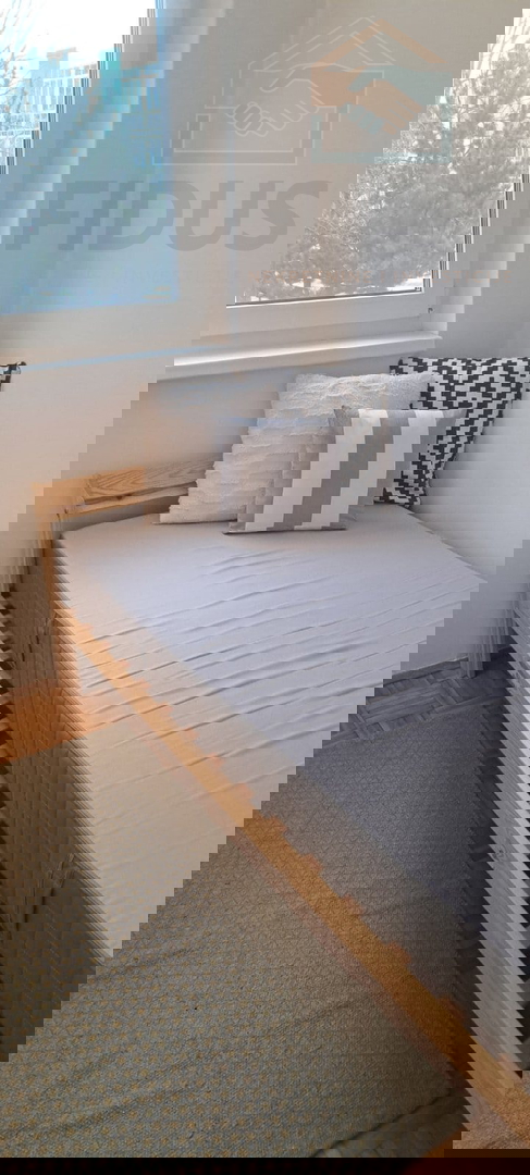 Jednoiposoban stan - pogled na Maksimir