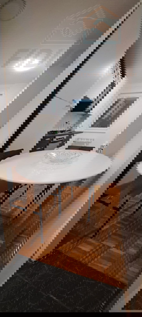 Jednoiposoban stan - pogled na Maksimir