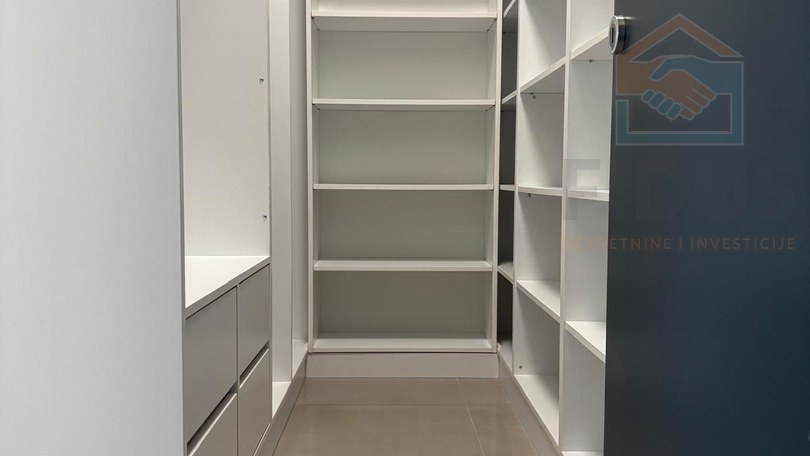 Appartamento&comma; 108 m2&comma; Vendita&comma; Osijek - Gornji grad