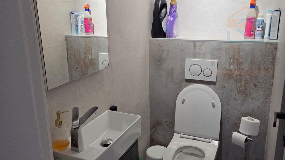 Appartamento&comma; 141 m2&comma; Vendita&comma; Osijek - Retfala