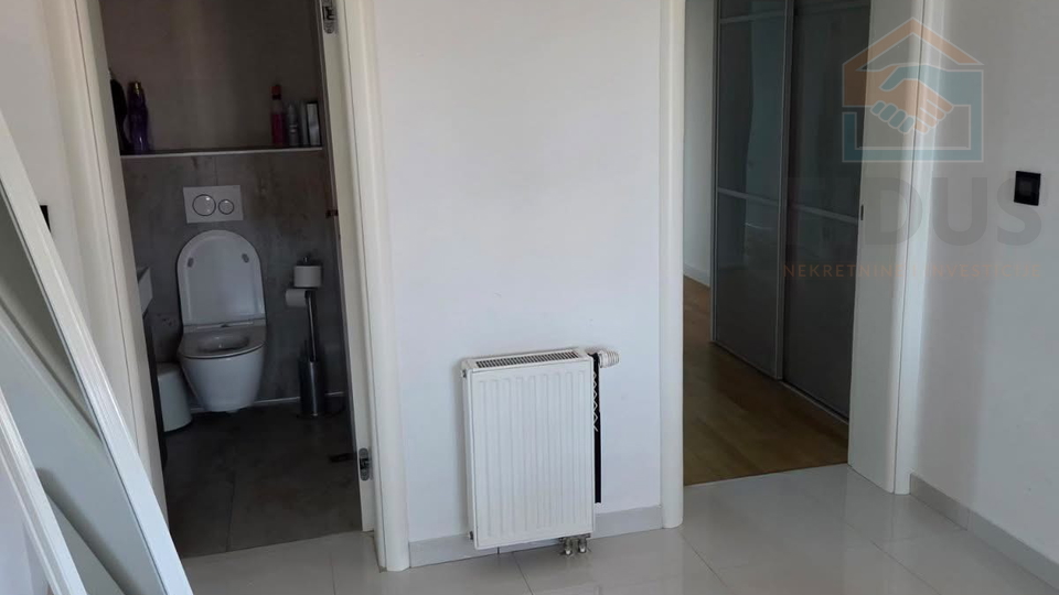 Appartamento&comma; 141 m2&comma; Vendita&comma; Osijek - Retfala
