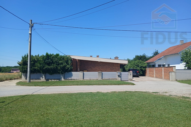 Masivna prizemnica 150 m2  - Briješće/Osijek