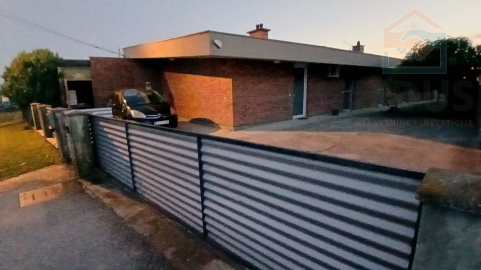 House&comma; 154 m2&comma; For Sale&comma; Osijek - Brije&scaron;&cacute;e