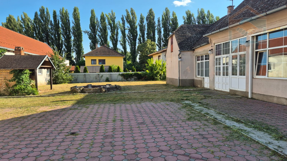 Gesch&auml;ftsraum&comma; 425 m2&comma; Verkauf&comma; Valpovo