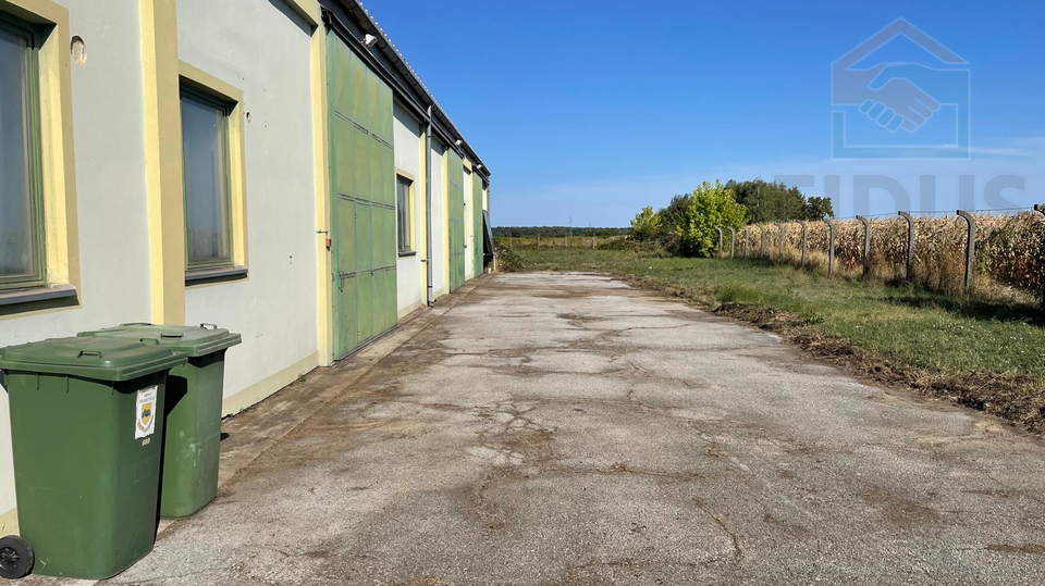 Uffici&comma; 908 m2&comma; Vendita&comma; &Ccaron;a&ccaron;inci