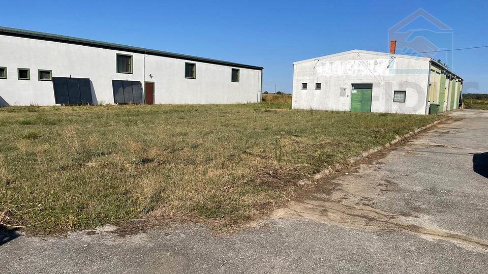 Uffici&comma; 908 m2&comma; Vendita&comma; &Ccaron;a&ccaron;inci
