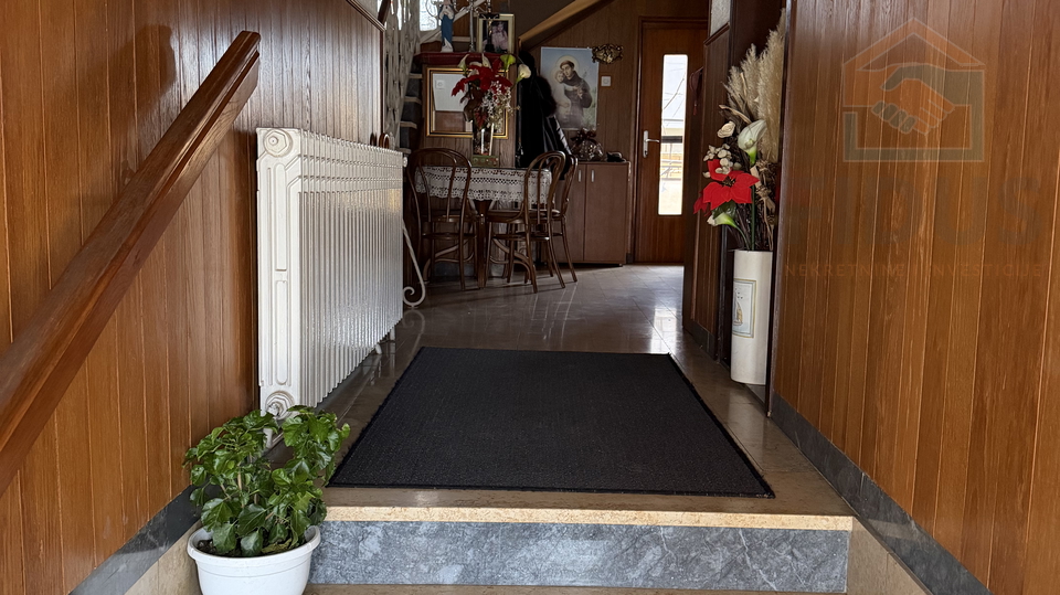 Haus&comma; 150 m2&comma; Verkauf&comma; Osijek - Retfala