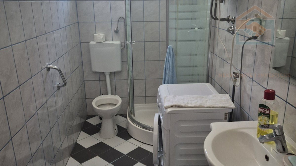 Haus, 111 m2, Vermietung, Čepin