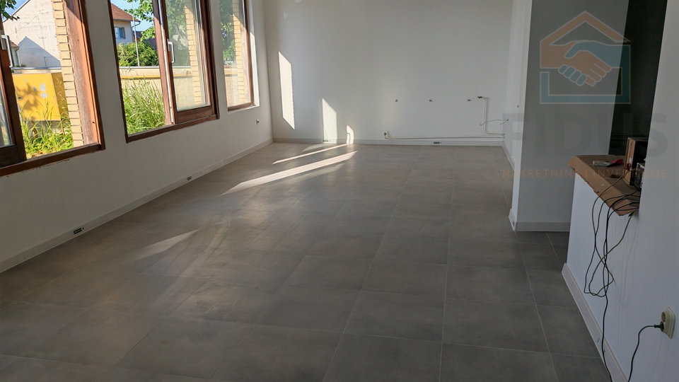 Uffici, 350 m2, Vendita, Livana
